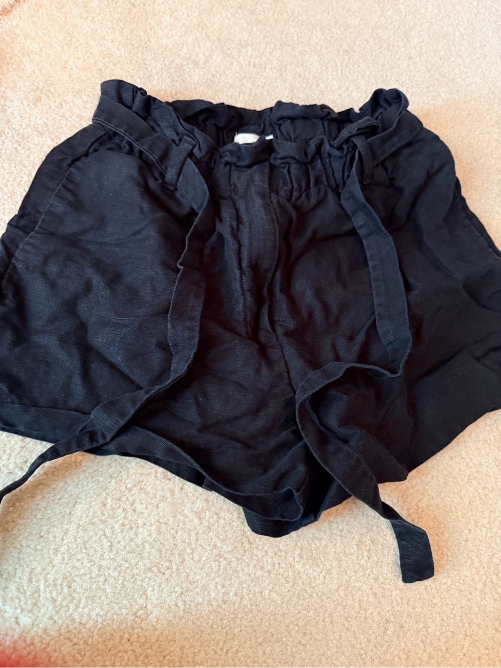 Aritzia - Wilfred Black Paperbag Waist Tie-Front Women’s Shorts